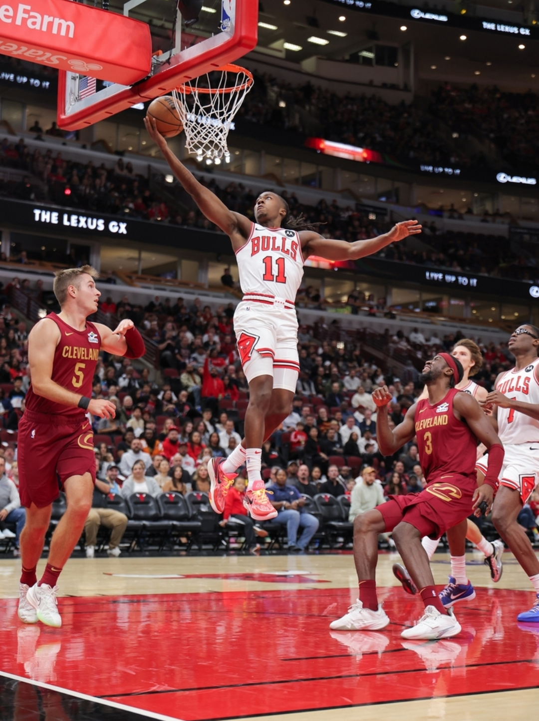 关于NBA常规赛清晨走向成谜，芝加哥公牛防线松动，赛场秩序良好，年轻球员得到机会的信息